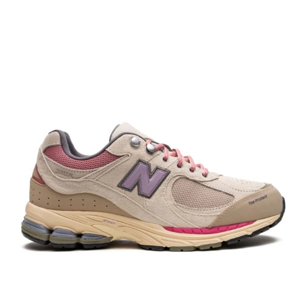 New Balance Beige and Pink Sneakers - Picture 3 of 9
